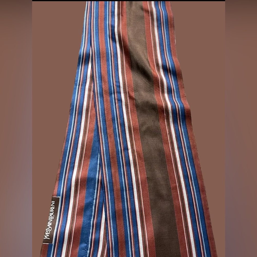 Yves Saint Laurent Vintage Silk Scarf from the 70’s! - Picture 2 of 6